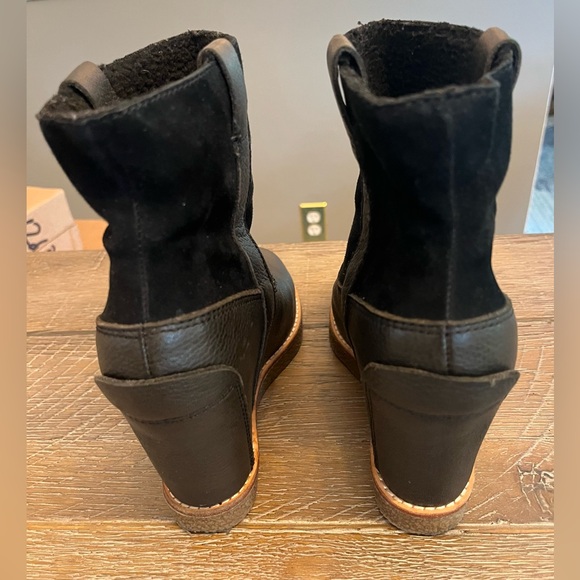 DOLCE VITA PAVLOS LEATHER WEDGE BOOTIES - Size 7 - Picture 3 of 6